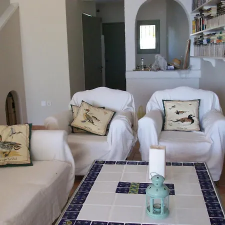 Captivating 4-Bed House In Xylokastro Prázdninový dům Melíssion