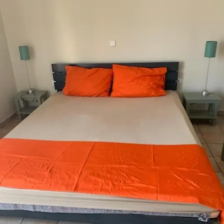 Captivating 4-Bed House In Xylokastro