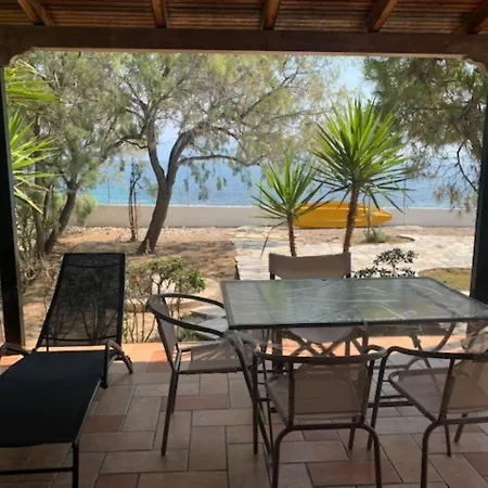 Captivating 4-Bed House In Xylokastro Hébergement de vacances *